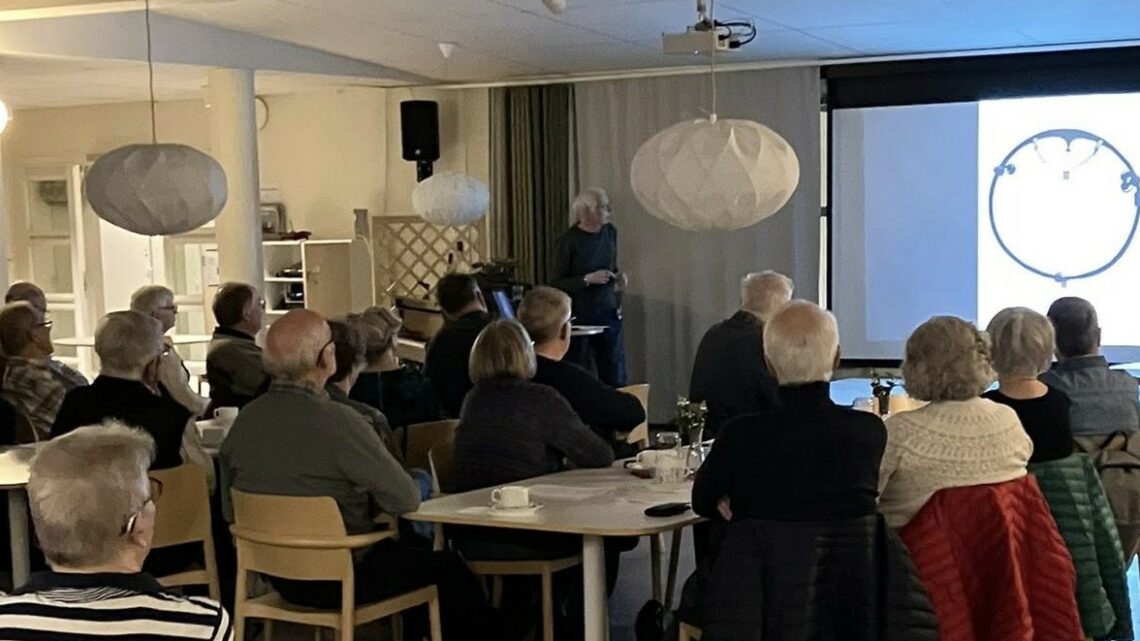 Årsmöte och uppskattad bildvisning